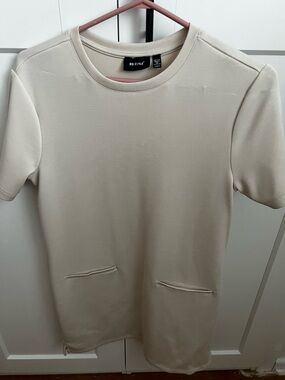 RD Style Cream Crewneck Top with Clean Finish